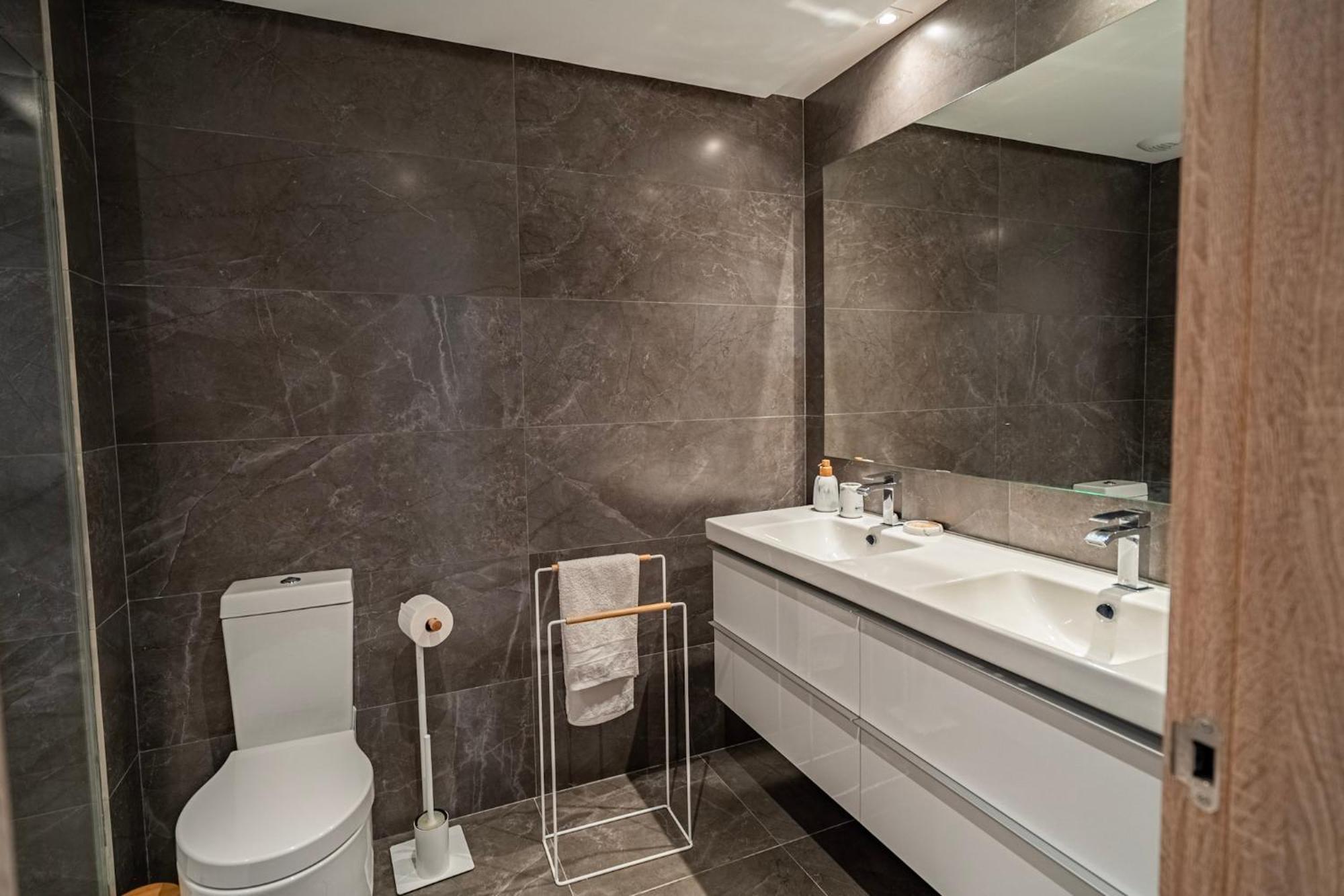 Apartment Hoyo 10 *